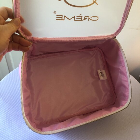 NWT  -  The Creme Shop x Hello Kitty Perfect Pink Travel Case - Picture 6 of 8